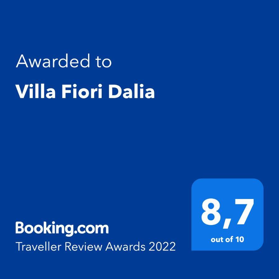 Villa Fiori Dalia 리도 디 폼포사 외부 사진