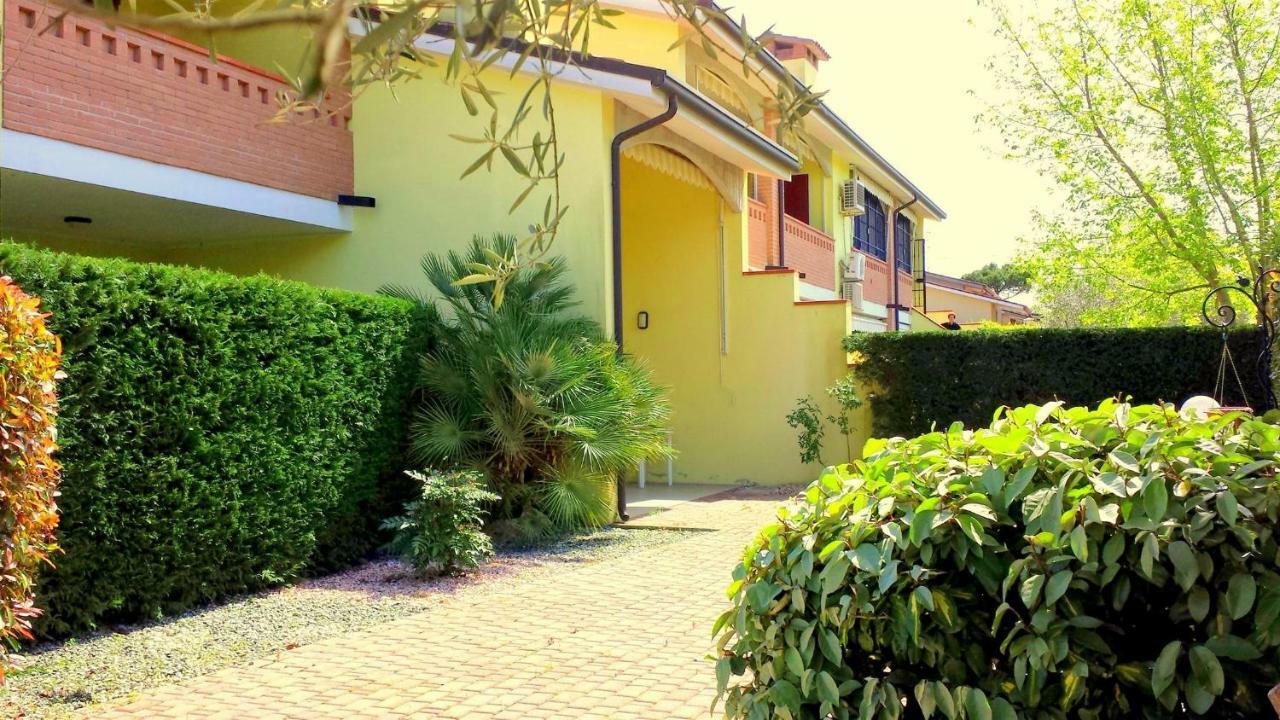 Villa Fiori Dalia 리도 디 폼포사 외부 사진